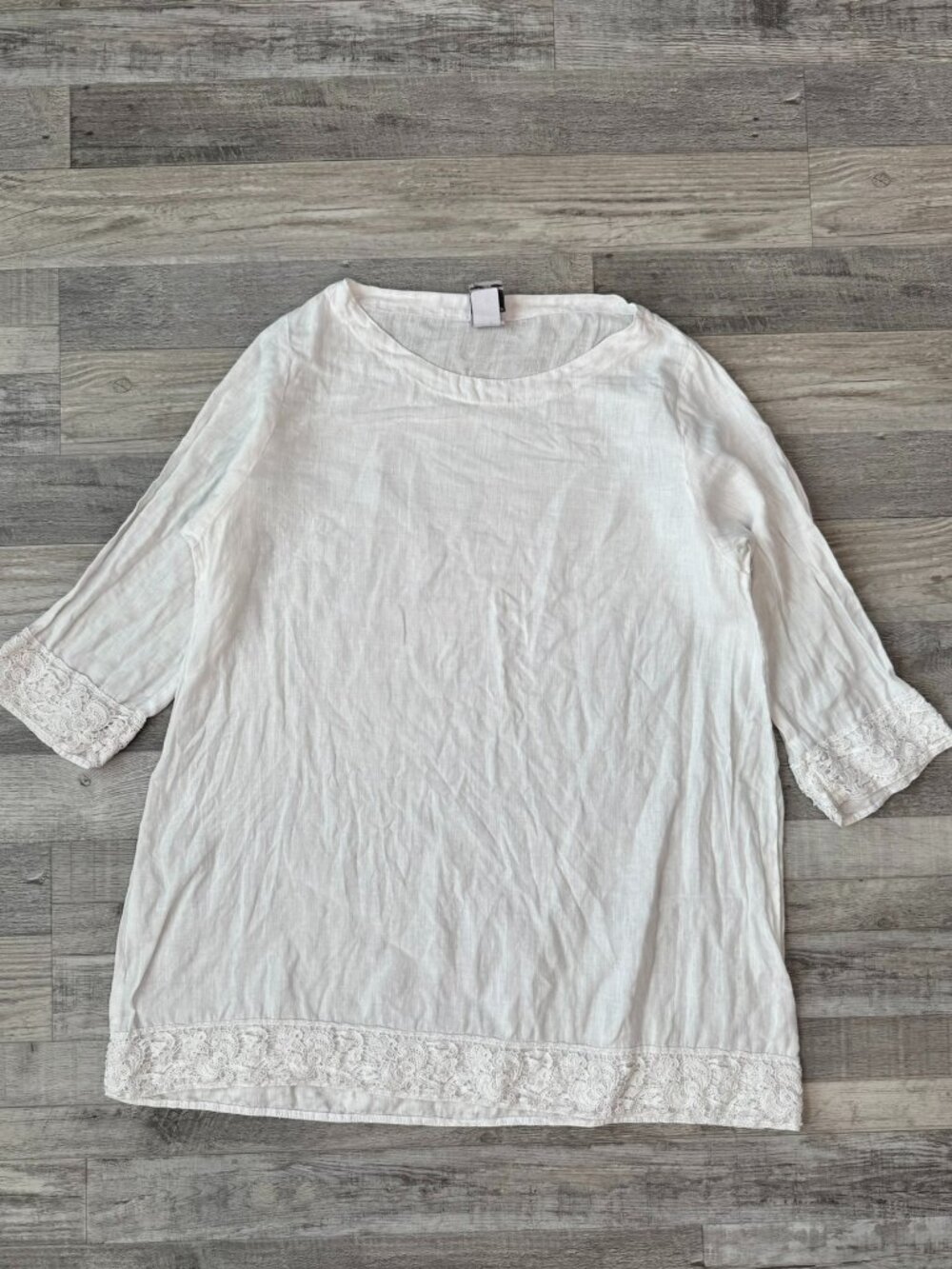 Match Point White Linen Tunic Size Small 3/4 Sleeve, Lace Detail N21